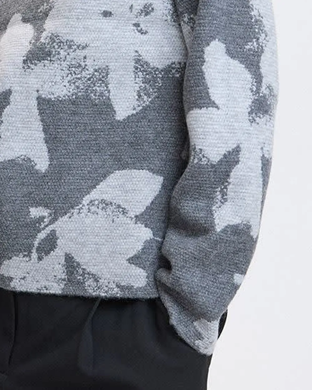 Loose Long-Sleeve Crew-Neck Sweater