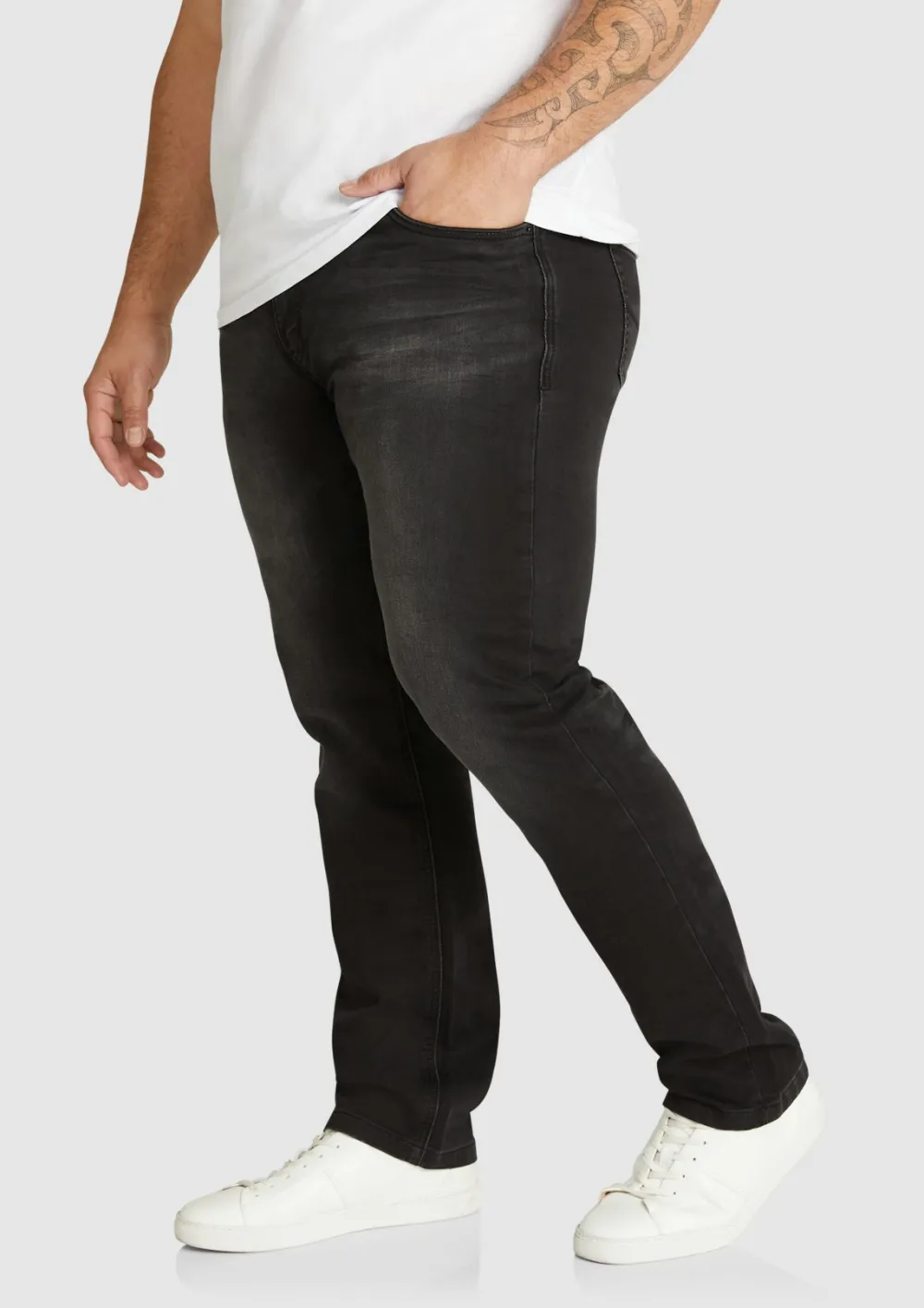 BLACK REGULAR STRETCH JEAN