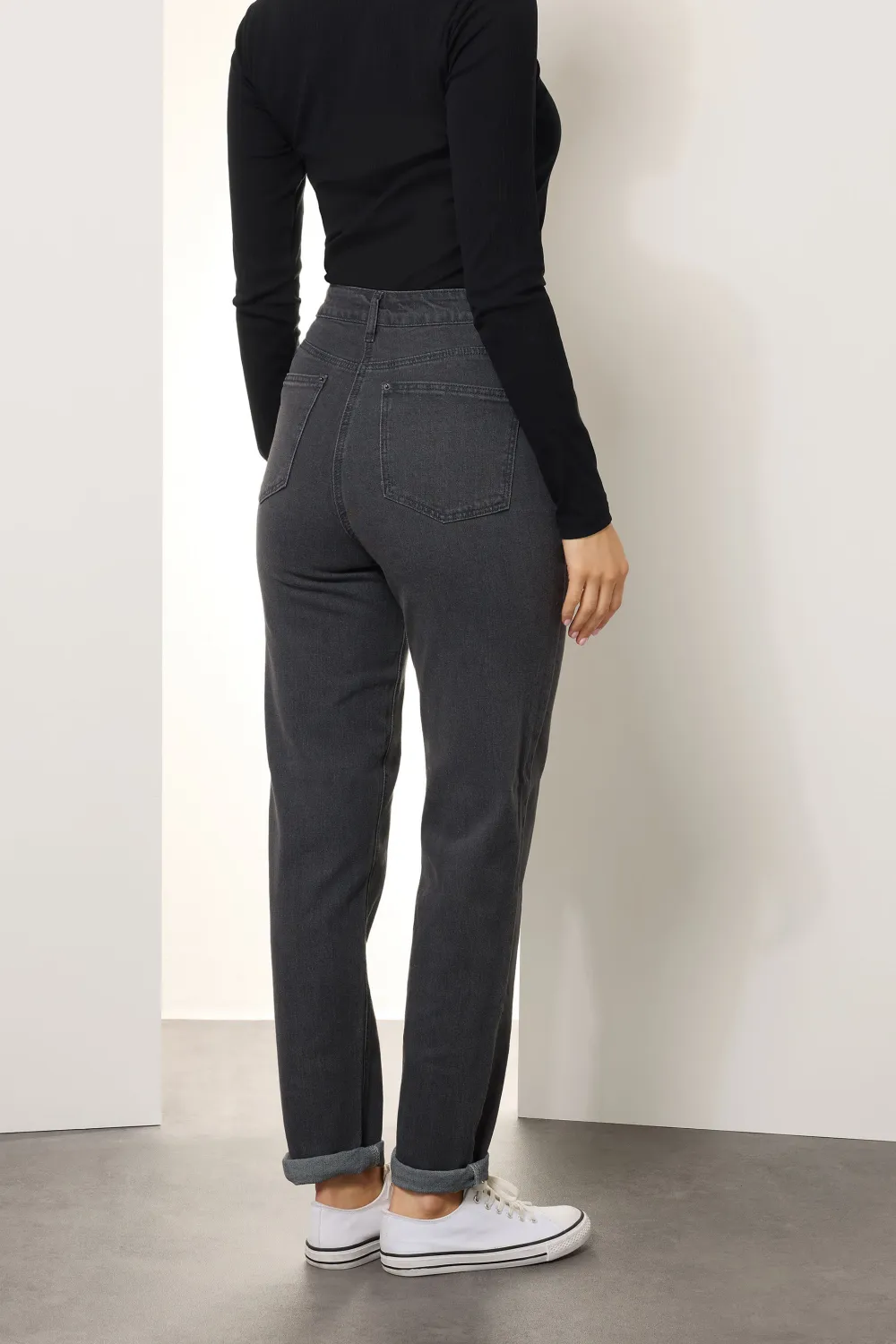 Women's Daily Jeans with Functional Pockets