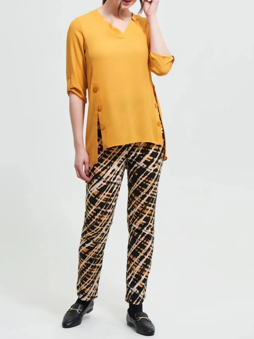 Marigold V - Neck 3/4 - Sleeve Top