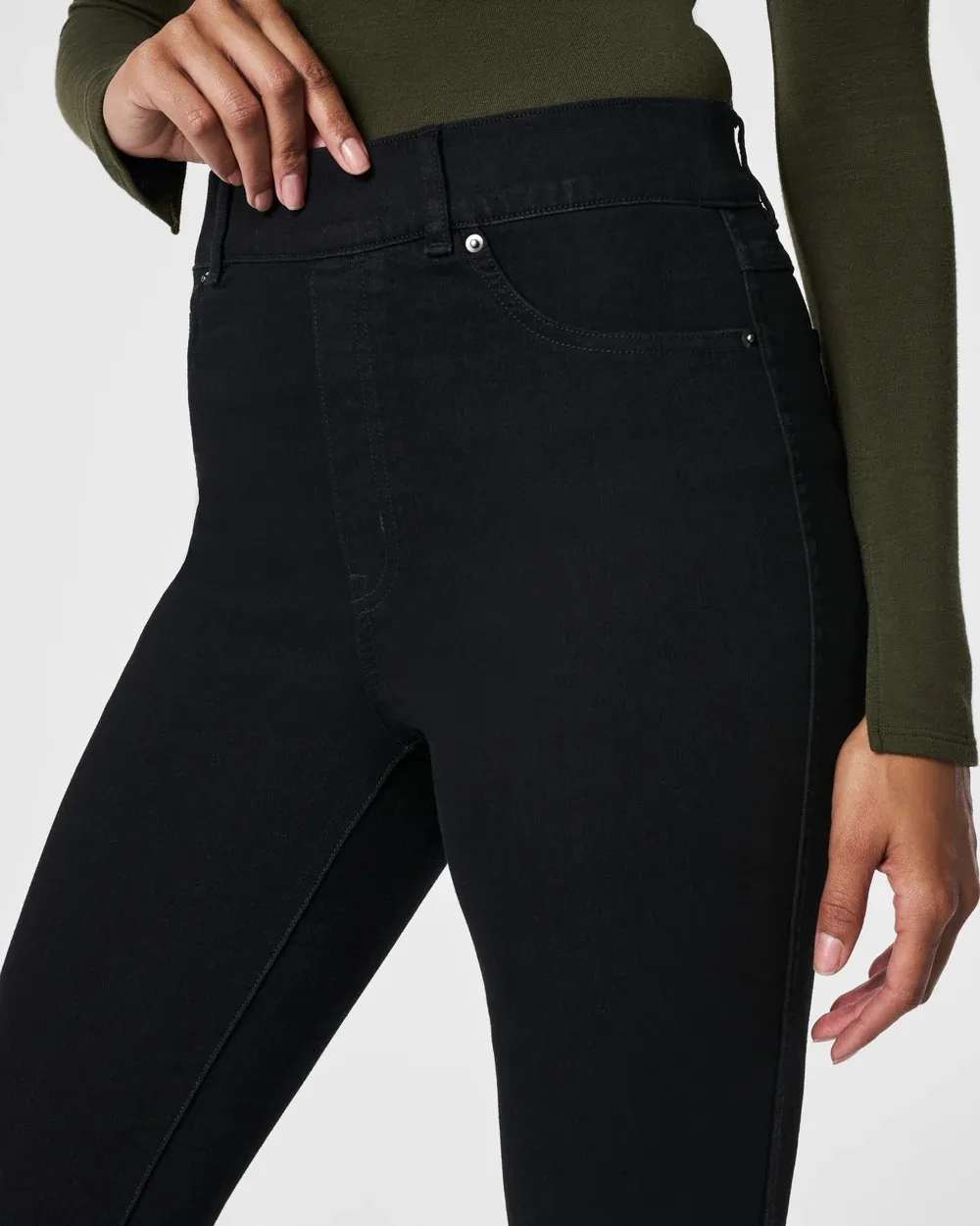 Clean Black Ankle Skinny Jeans