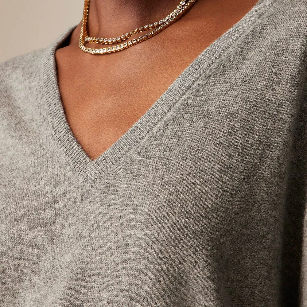 Cashmere Relaxed V-Neck Sweaters