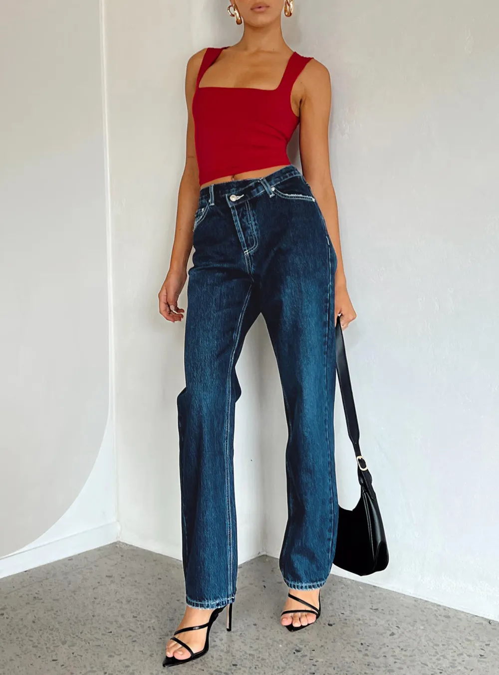 Scoop Neck Black Sleeveless Top