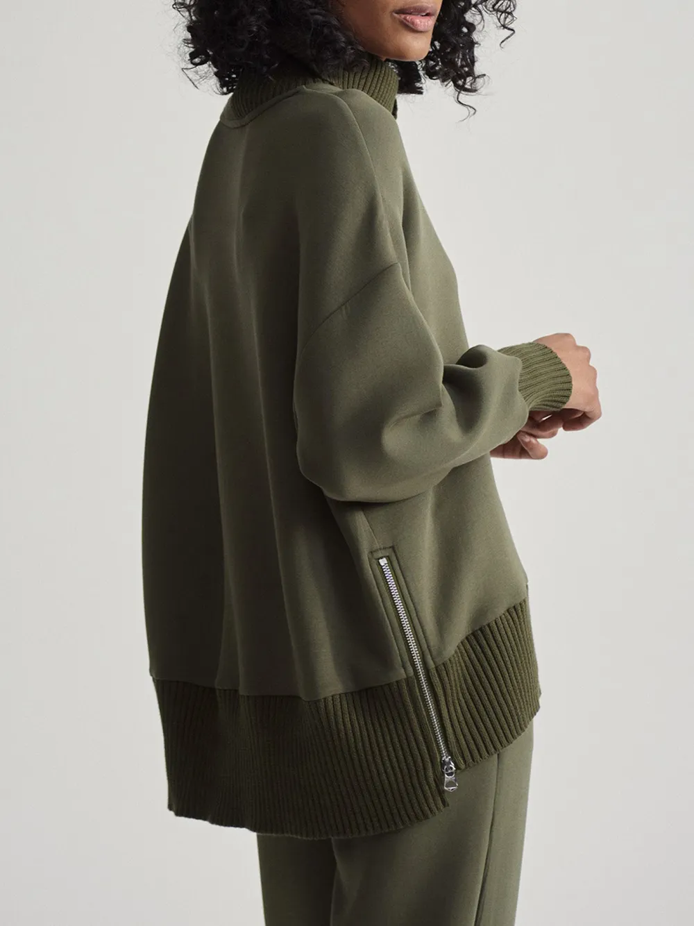 Elegant Turtleneck Textured Knit Sweatshirt