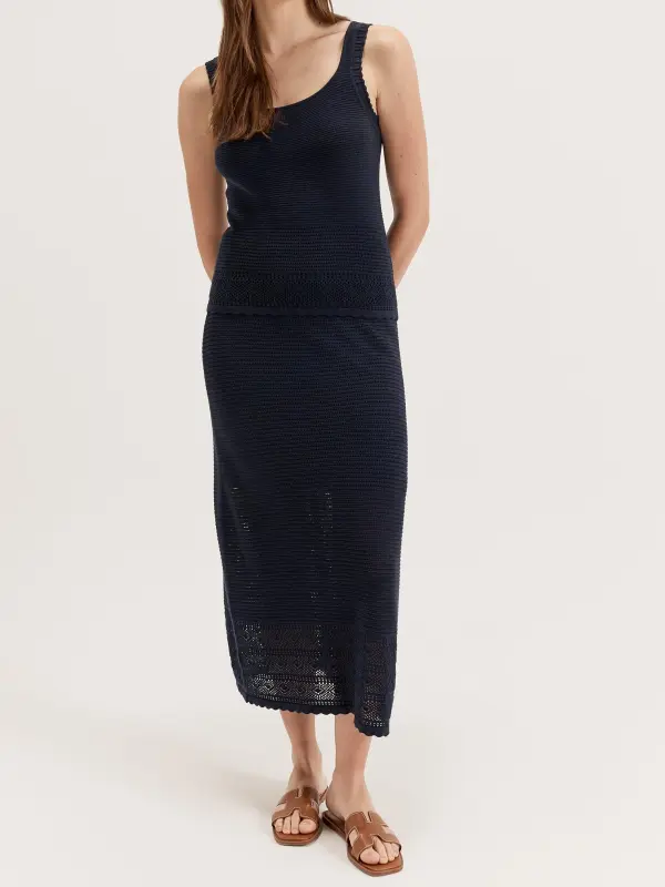 Mercerised Cotton Scoop Neck Tee in Black