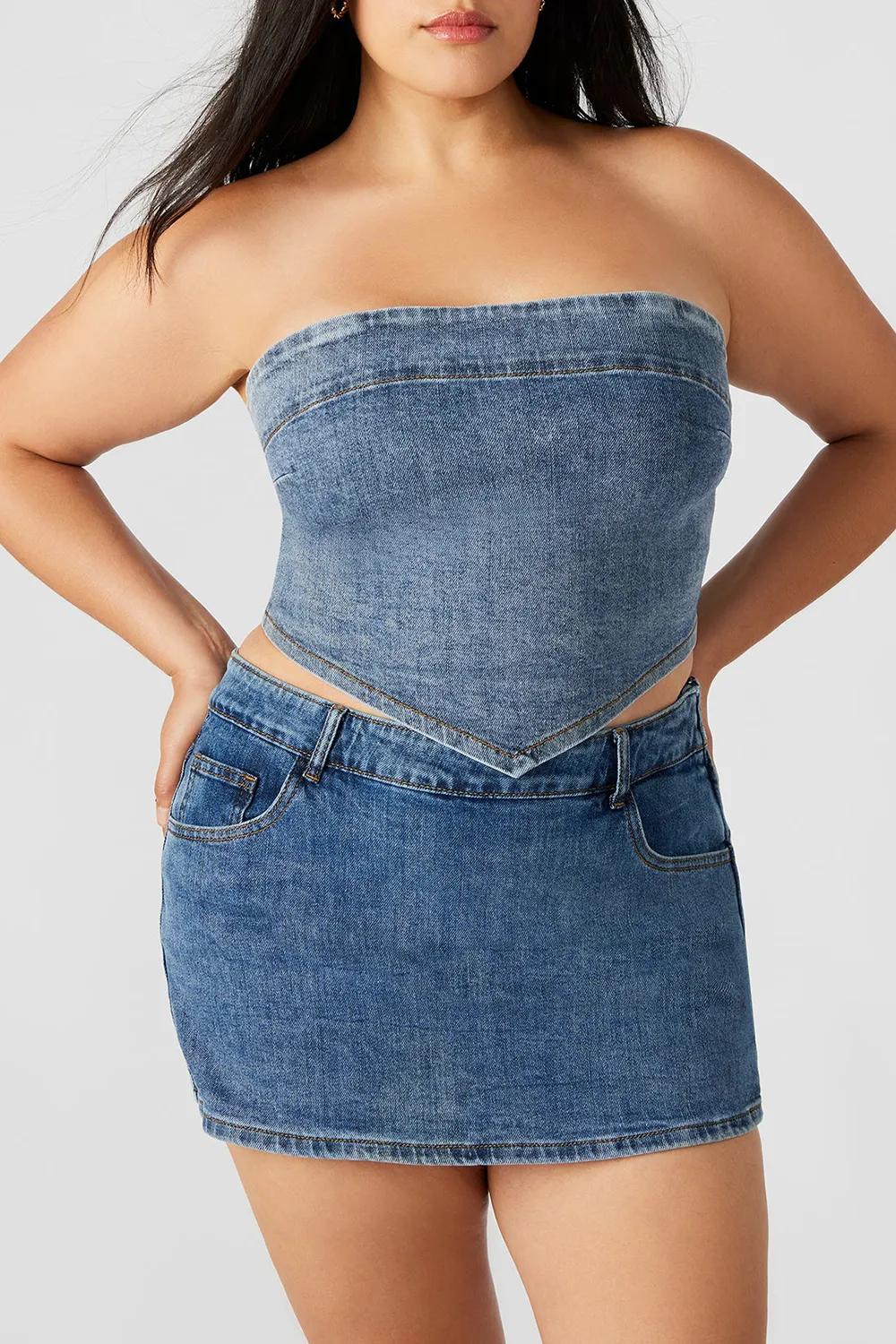 SLEEVELESS DENIM TOP