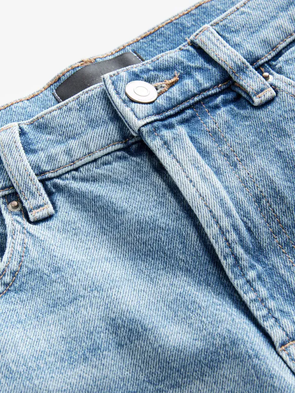 Classic Retro Slim-Fit Denim Shorts