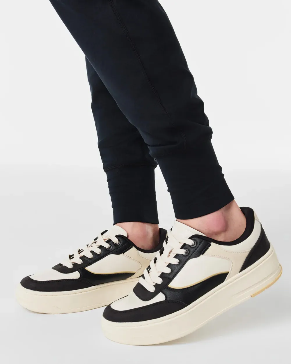 Very Black High Waist Jogger