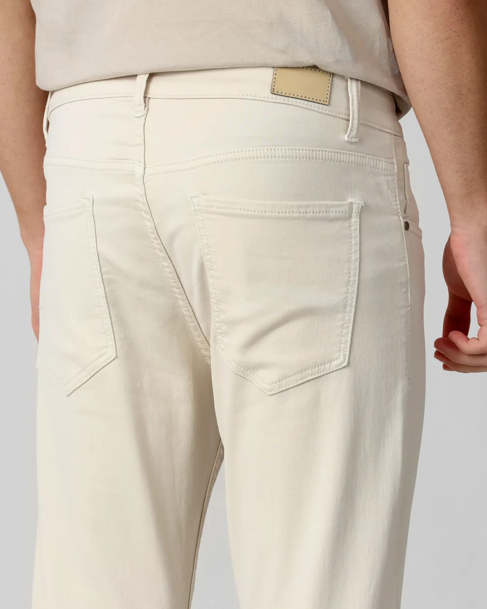 Classic Comfortable Straight Off White  Jeans