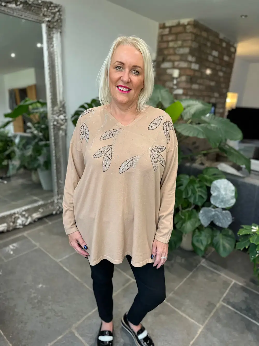 Stone Diamante Leaf Knit Gail