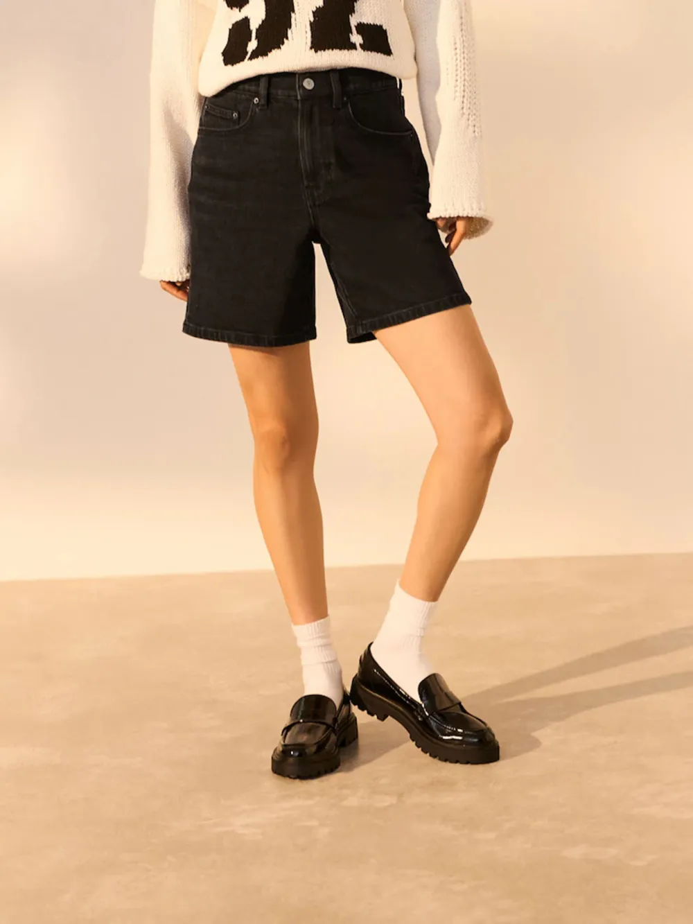 Classic Retro Slim-Fit Denim Shorts