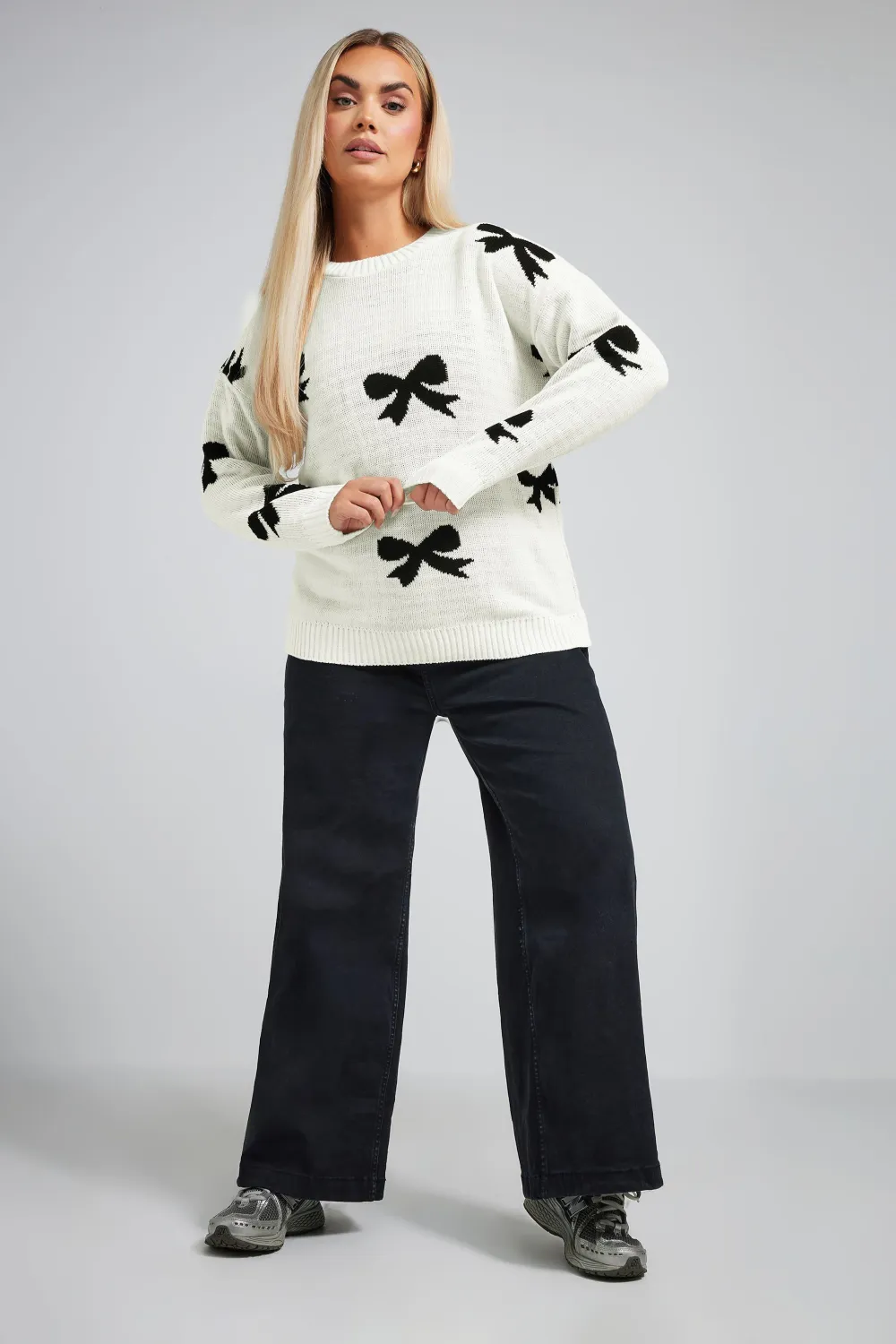 LIMITED COLLECTION Curve White Bow Knitted Jumper