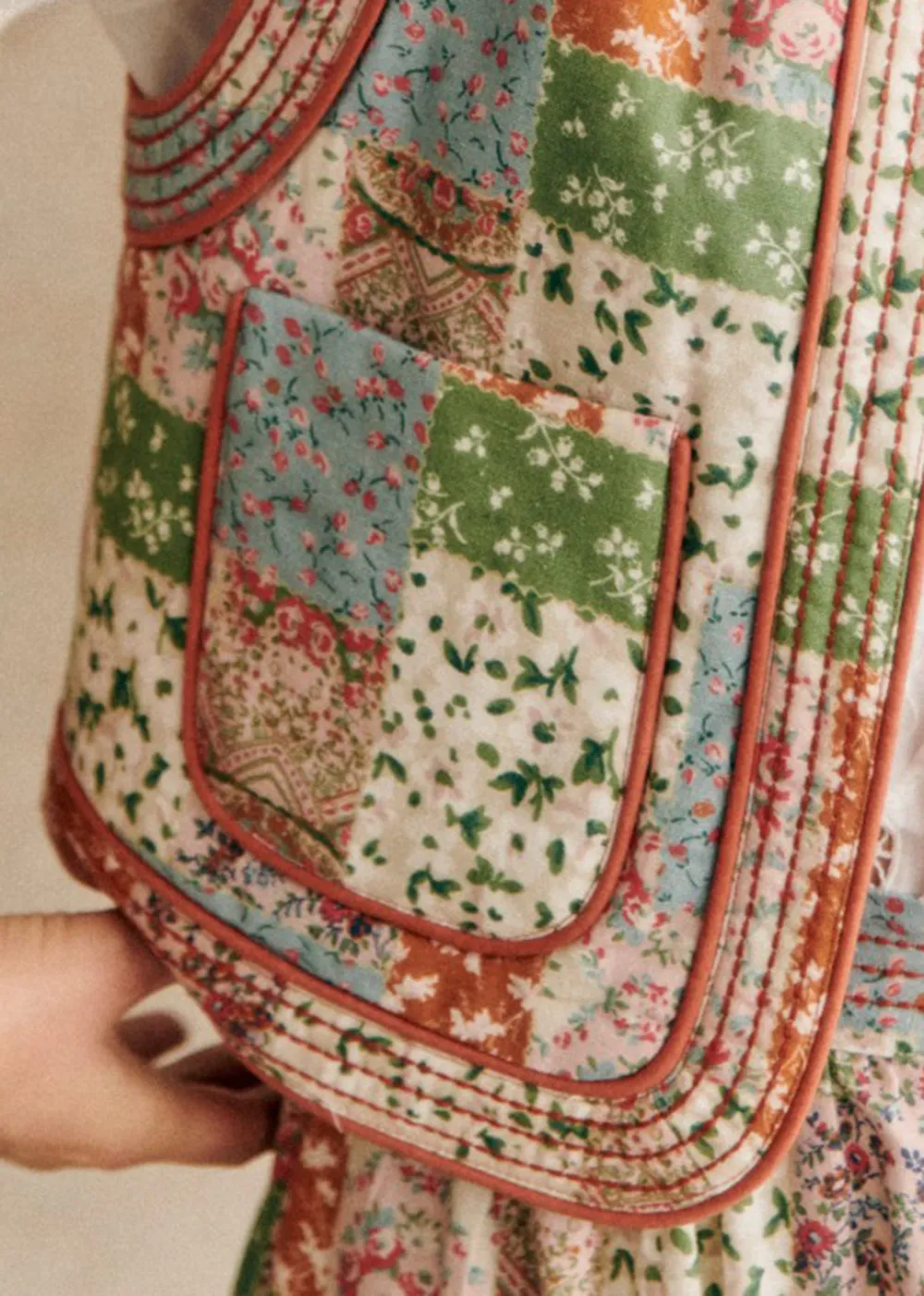 Cropped Sleeveless Printed Quilted Jacket