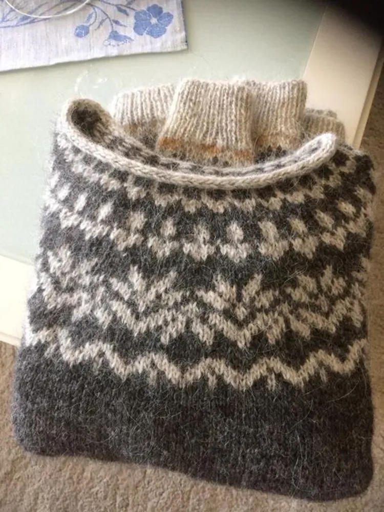 Vintage Floral Icelandic Knit Cozy Pullover Sweater