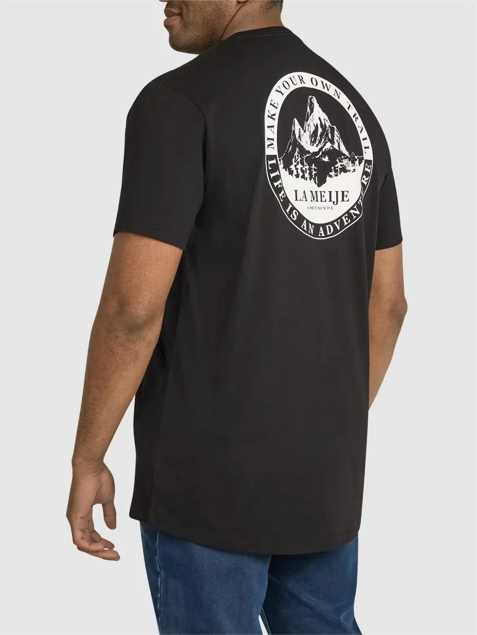 BLACK ROUND NECK LONGLINE TEE