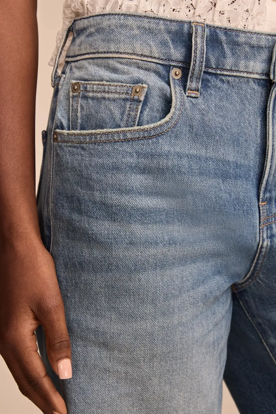 Beastie Loose Bermuda  Short