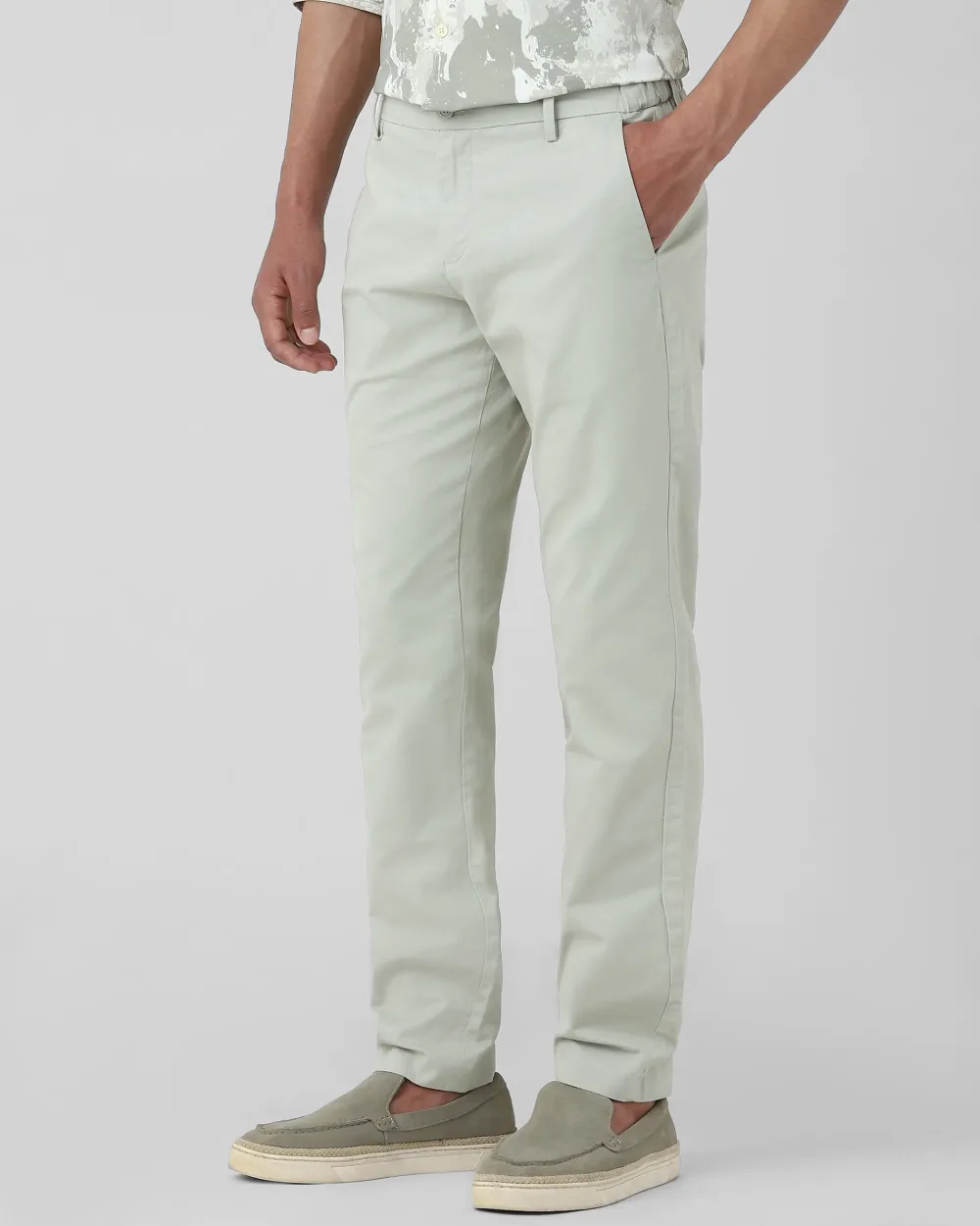 Classic Versatile Slim-Fit Straight-Leg Light Green Trousers
