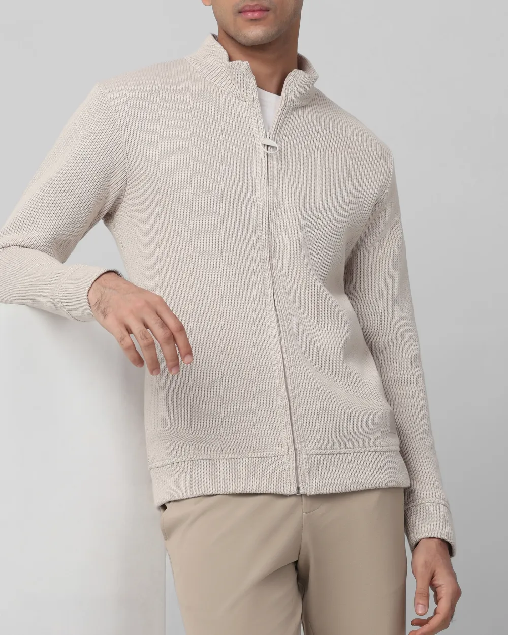 Comfortable Soft And Light-Skinned Slim Off White Sweater