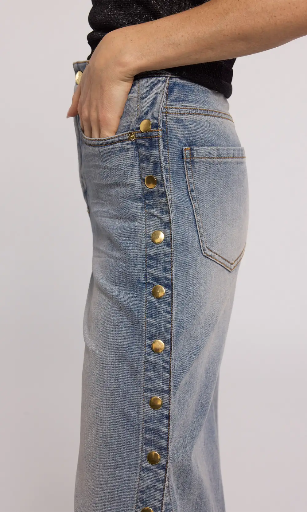 Trendy Slit Snap-Button Jeans