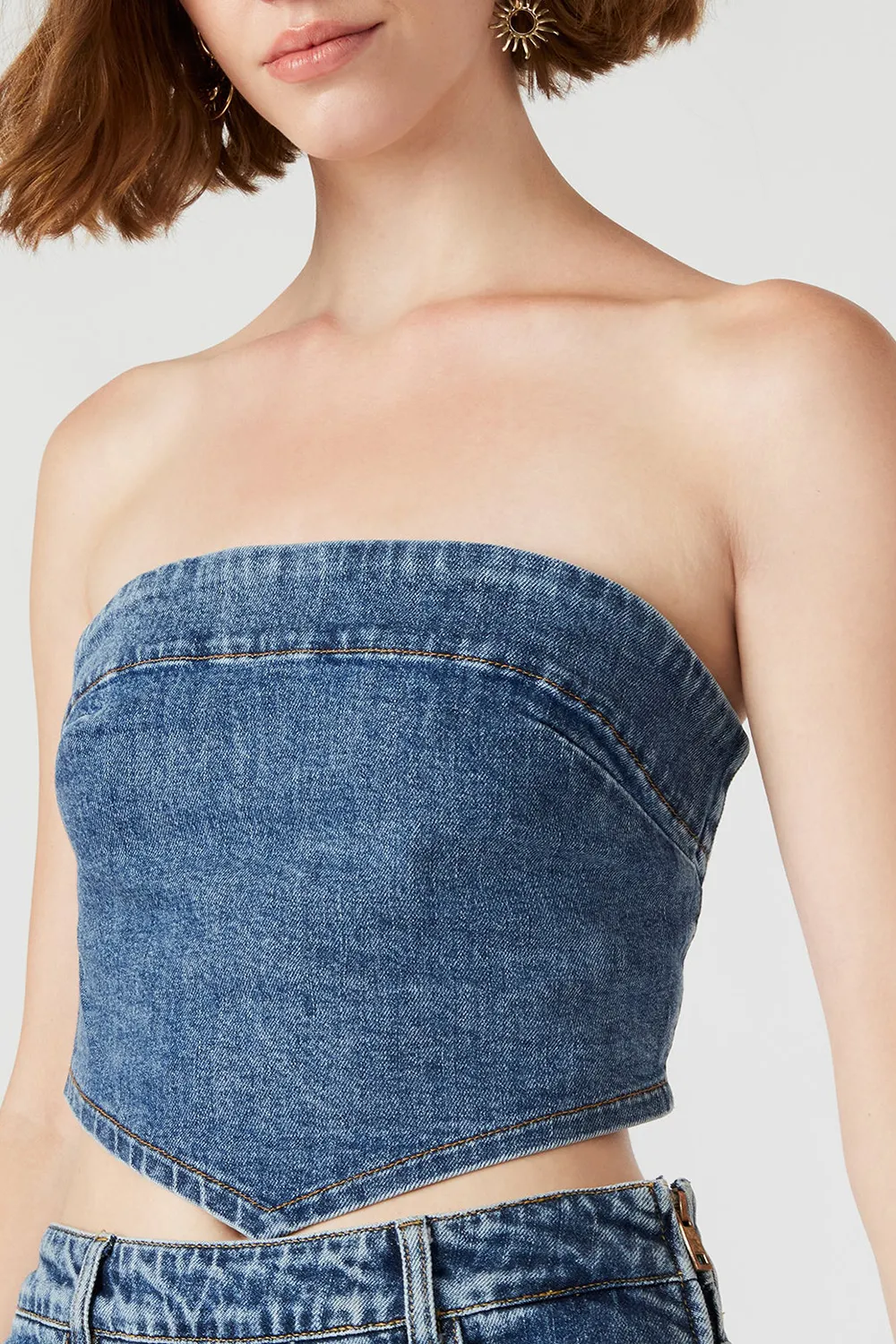 SLEEVELESS DENIM TOP