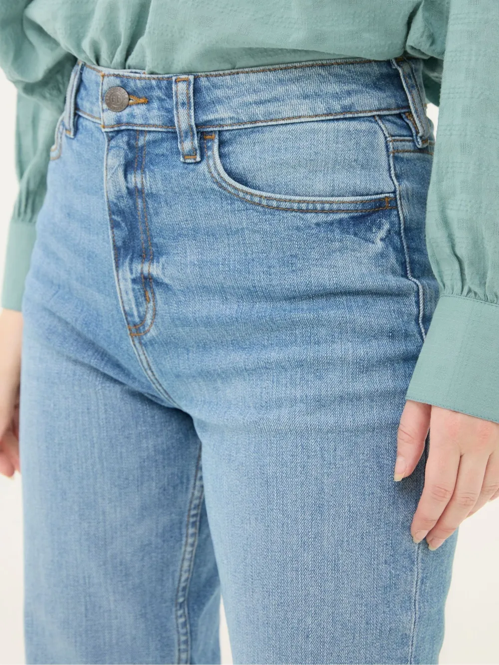 Light Vintage Blue Comfort Straight Jeans