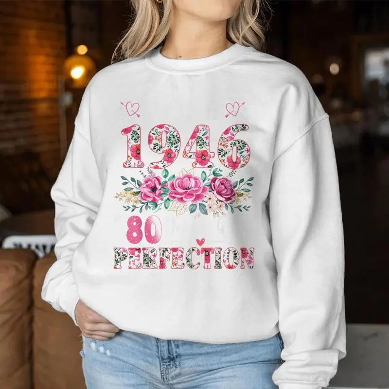 80 Year Old Made In 1946 Floral 80Th Birthday Women Women Sweatshirt