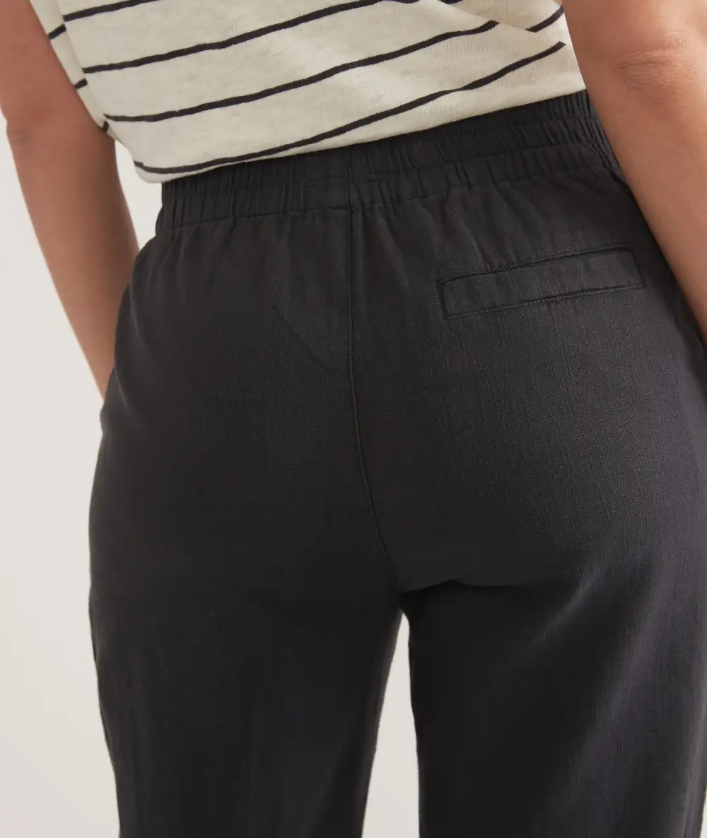 Ankle-Cut Black Trousers