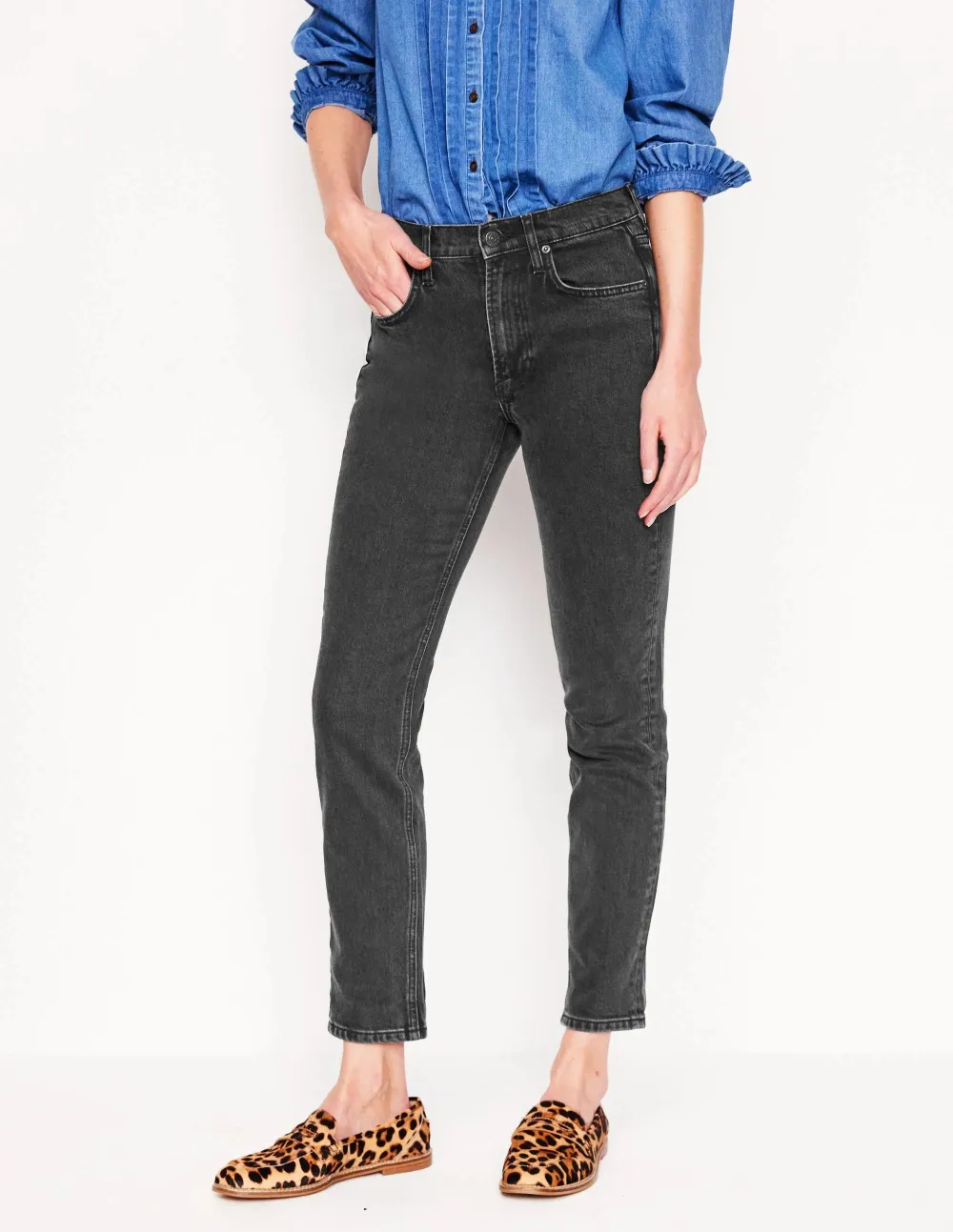 Girlfriend Jeans -Washed Black