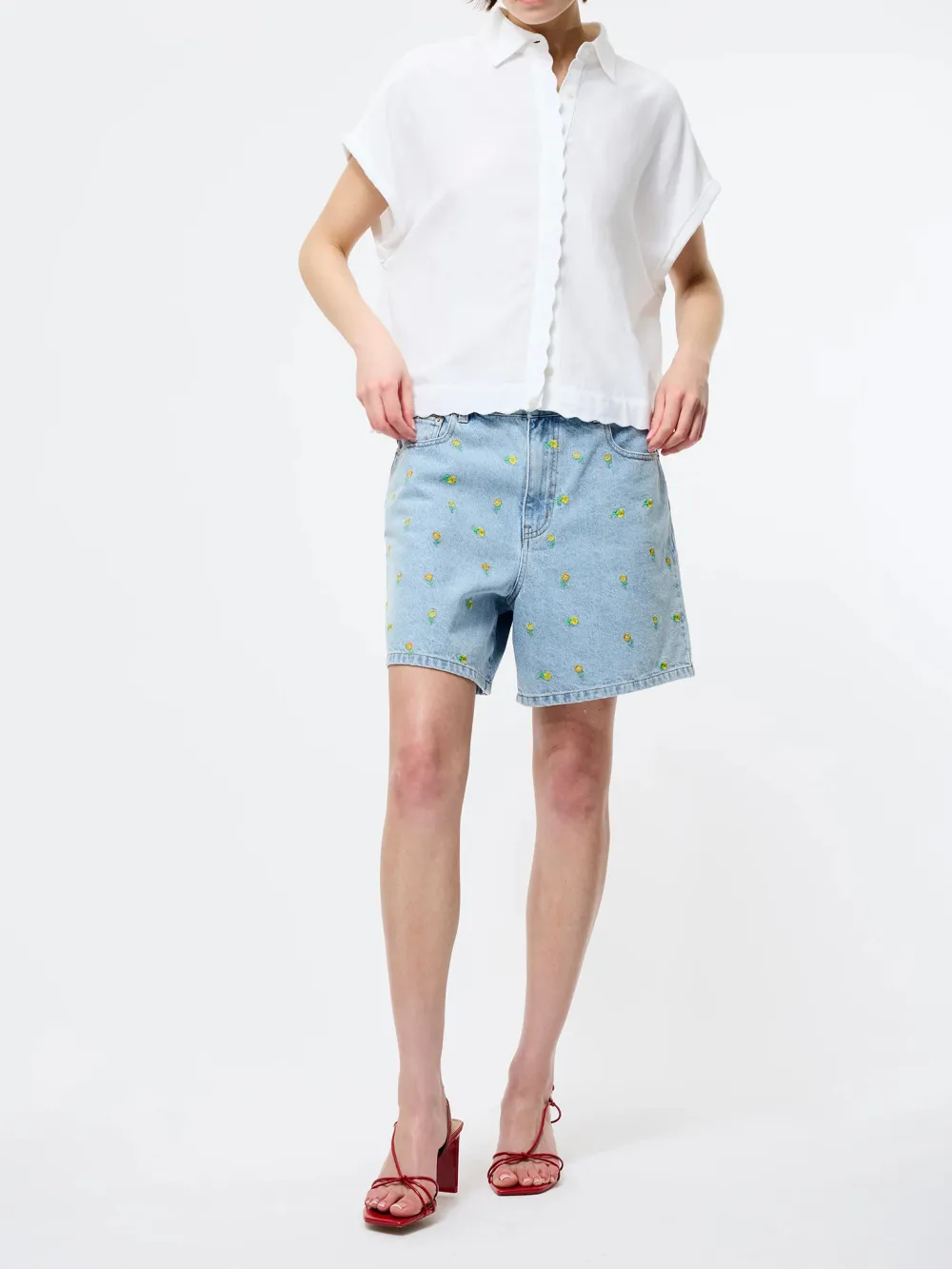 Cotton Delicate Daisy Embroidery Denim Shorts
