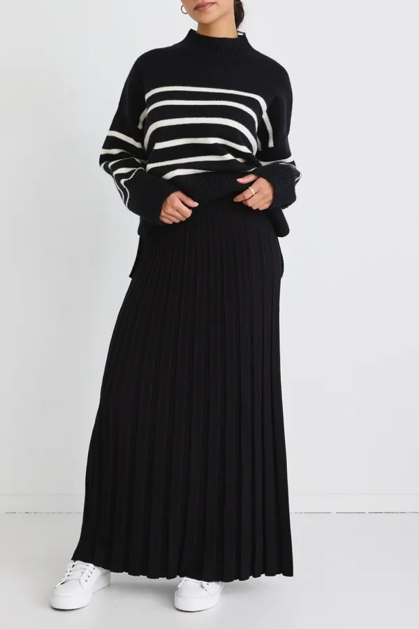 Black Pleated Knit Maxi Skirt