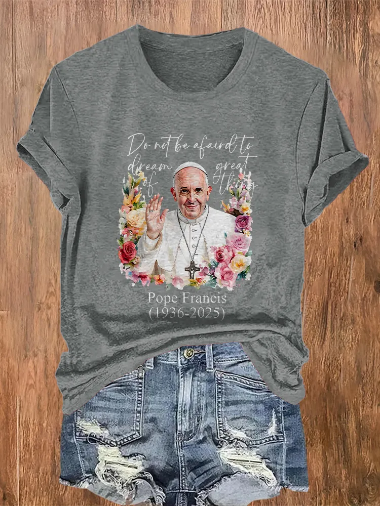 Women's Rest In Peace 1936-2025 Round Neck Short Sleeves Pure Cotton T-Shirt