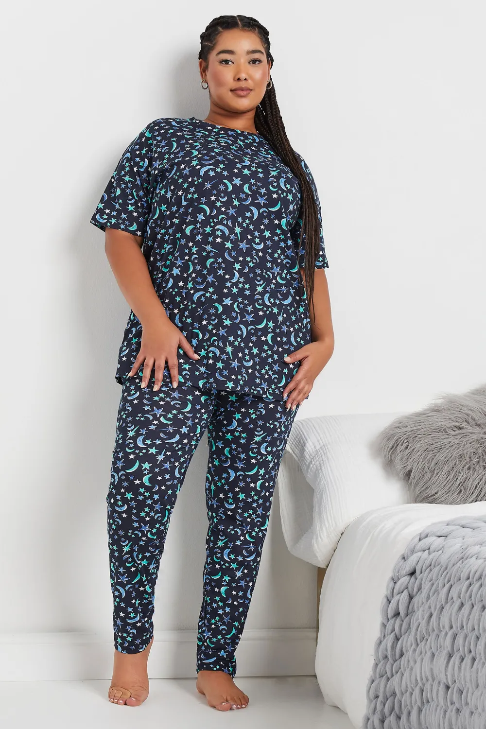 YOURS Curve Navy Blue Moon & Star Print Pyjama Set