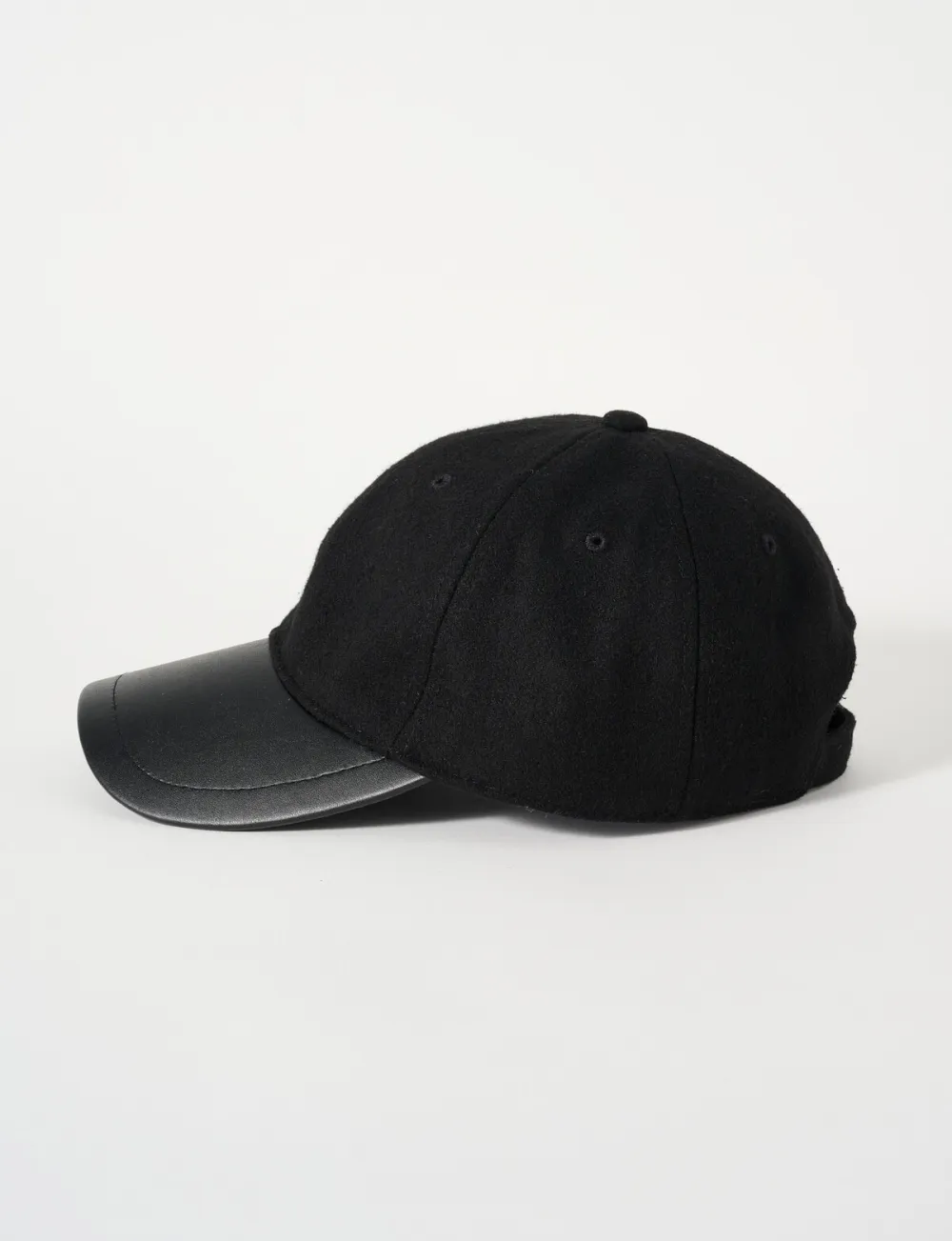 Fashionable Simple High-End Black Cap