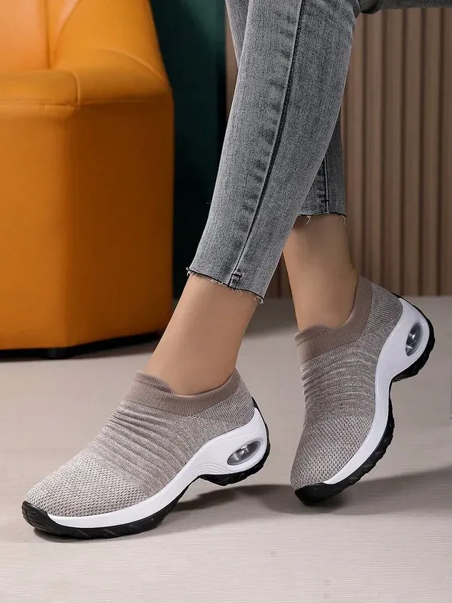 Sports Color Block Breathable Slip On Block Heel Fly Woven Shoes