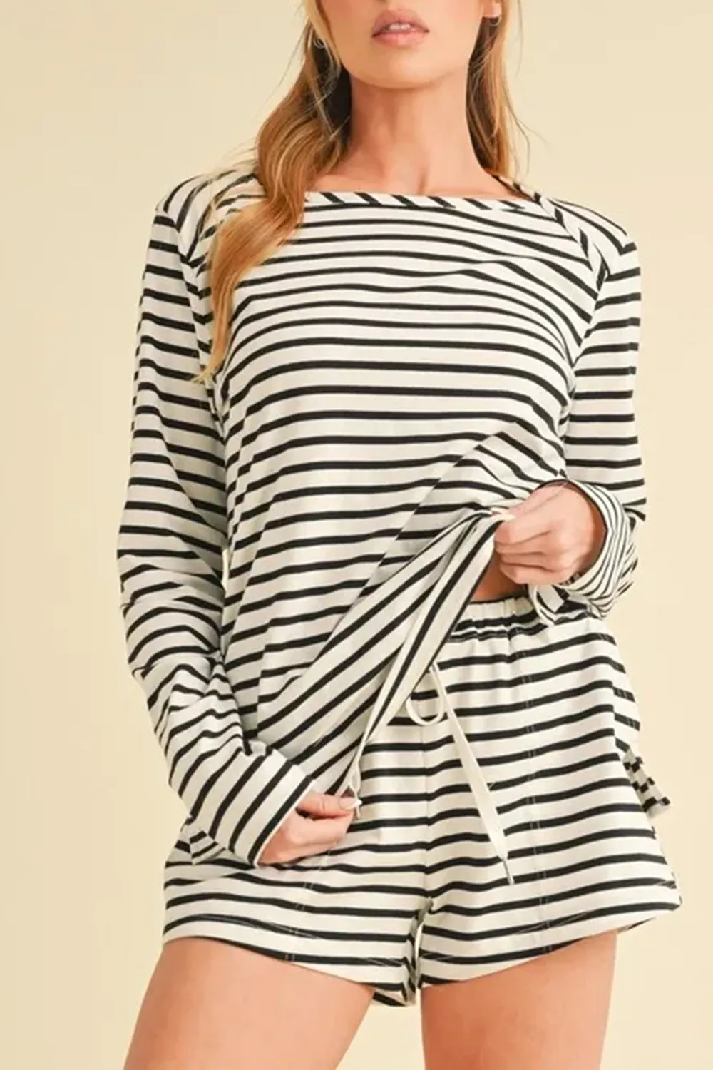 Daily Striped Loose Pale Black  Shorts