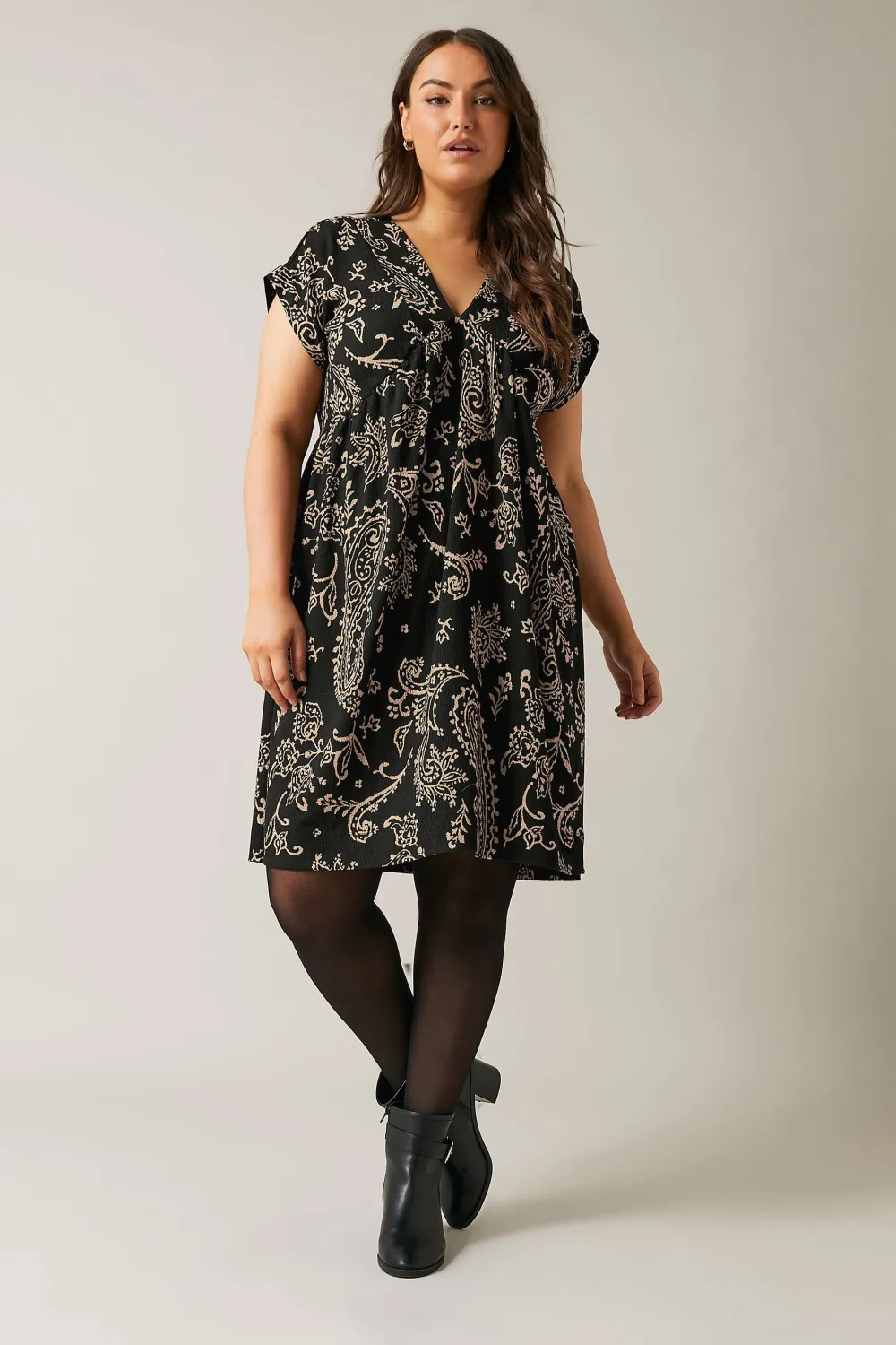 EVANS Curve Black Paisley Print Crepe Midi Dress