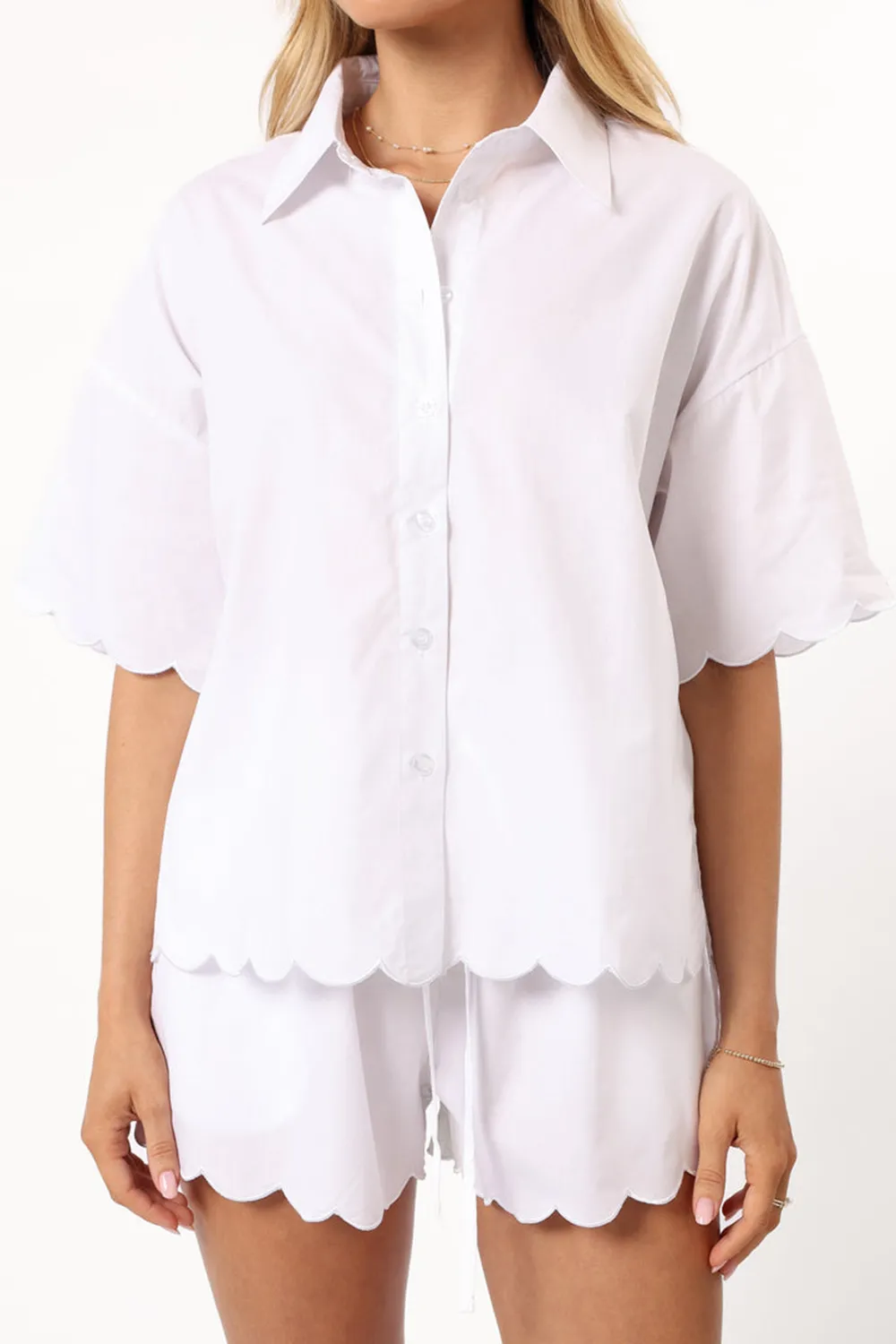 WHITE SHORT SLEEVE BUTTON TOP