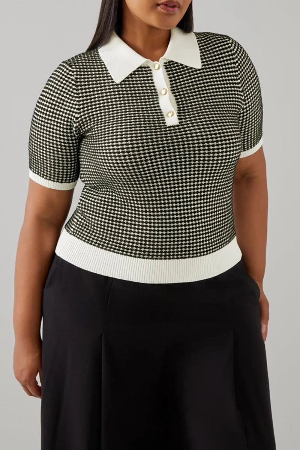 Black Cream Checkered Polo Collar Short Sleeve Knit