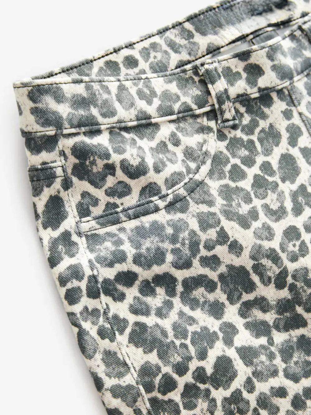 Short Denim Jacket With Skinny Pants