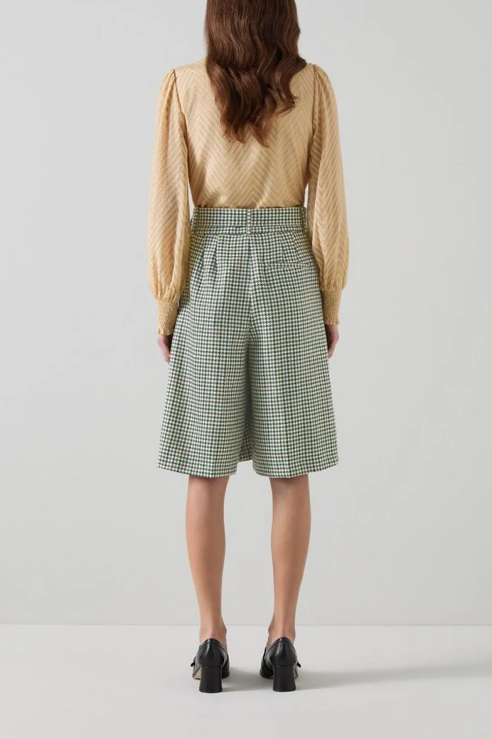 Green Cream Checkered Knee Length Shorts