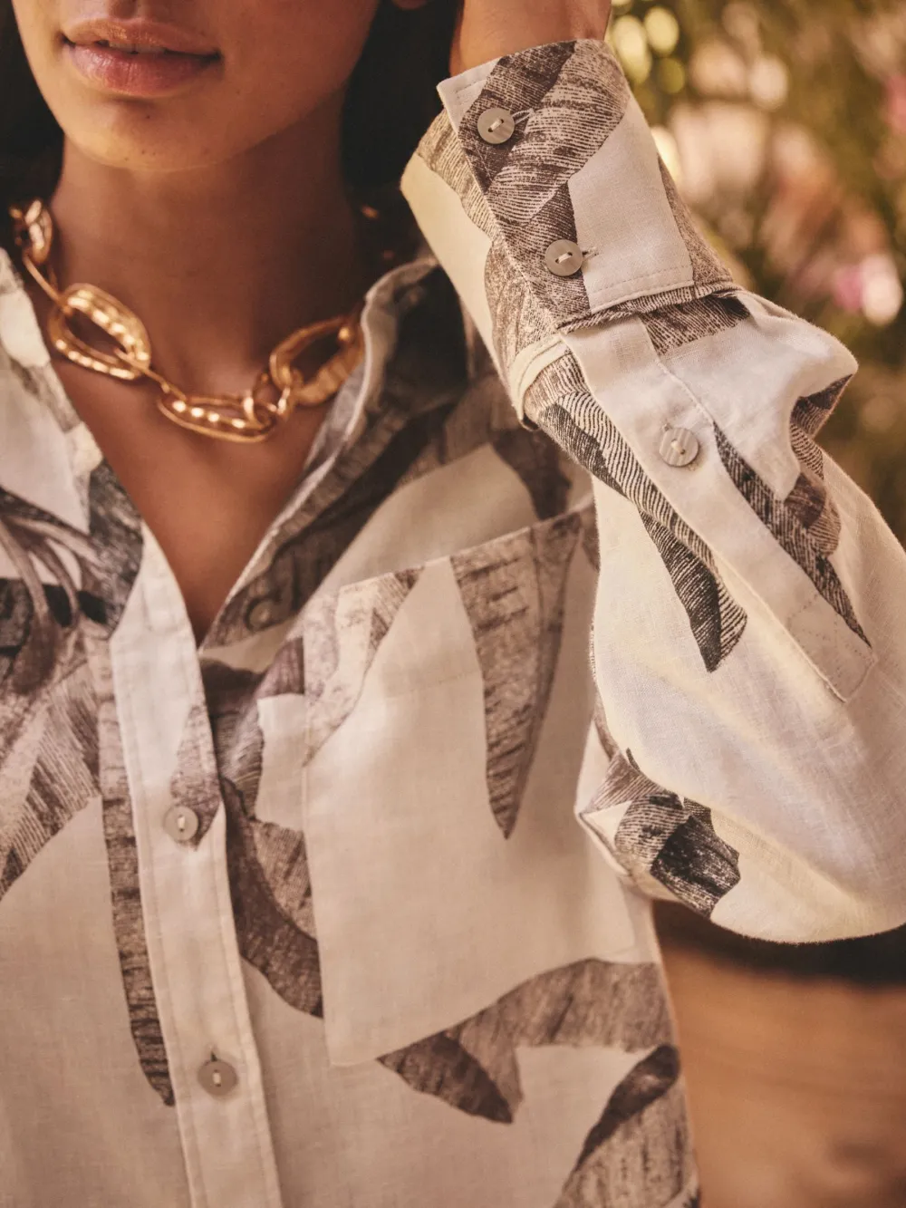 Ecru Palm Print Linen Flat Collar Loose Long Sleeve Shirt