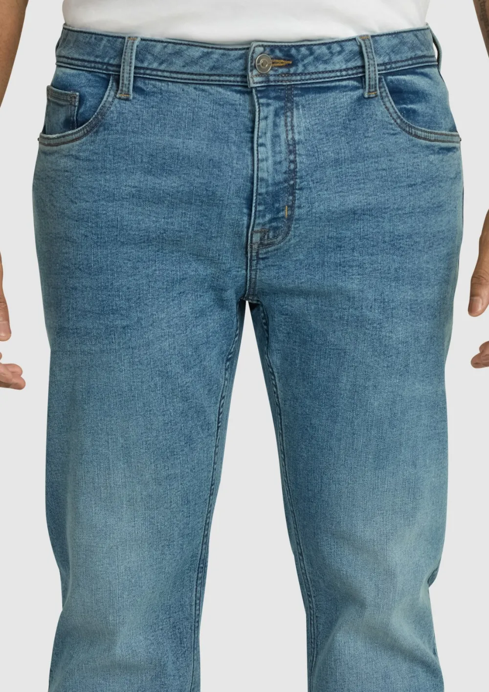 MID WASH REGULAR JEAN