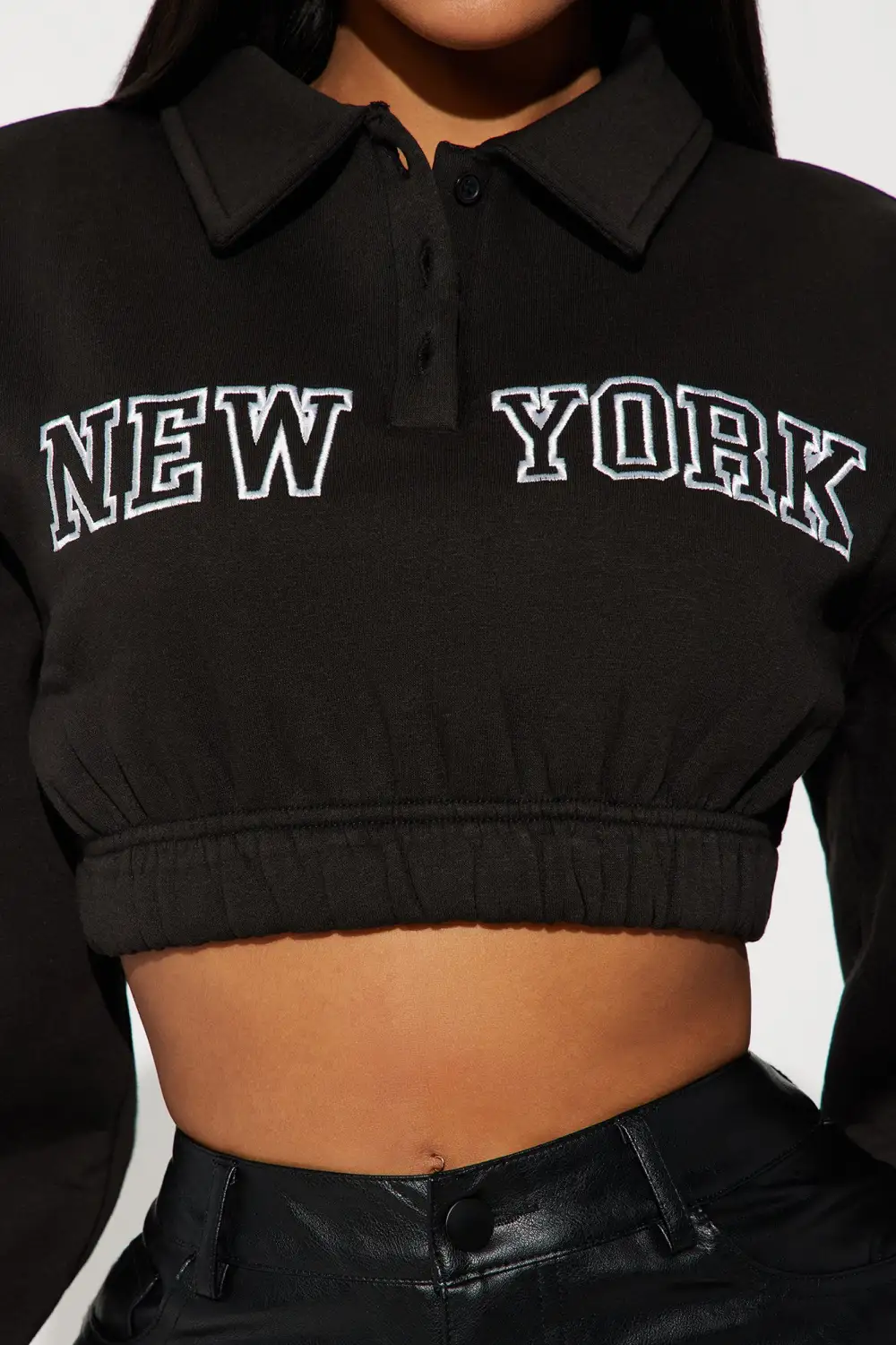 Living Better In NY Cropped Sweatshirt - Black