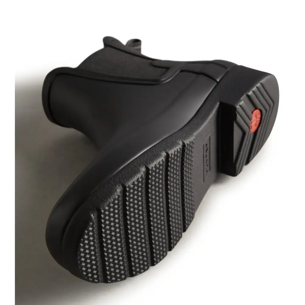 Women's Refined Slim Fit Chelsea Boots