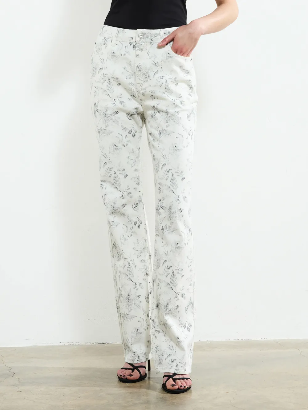 Trendy Artistic Floral White Straight Pants