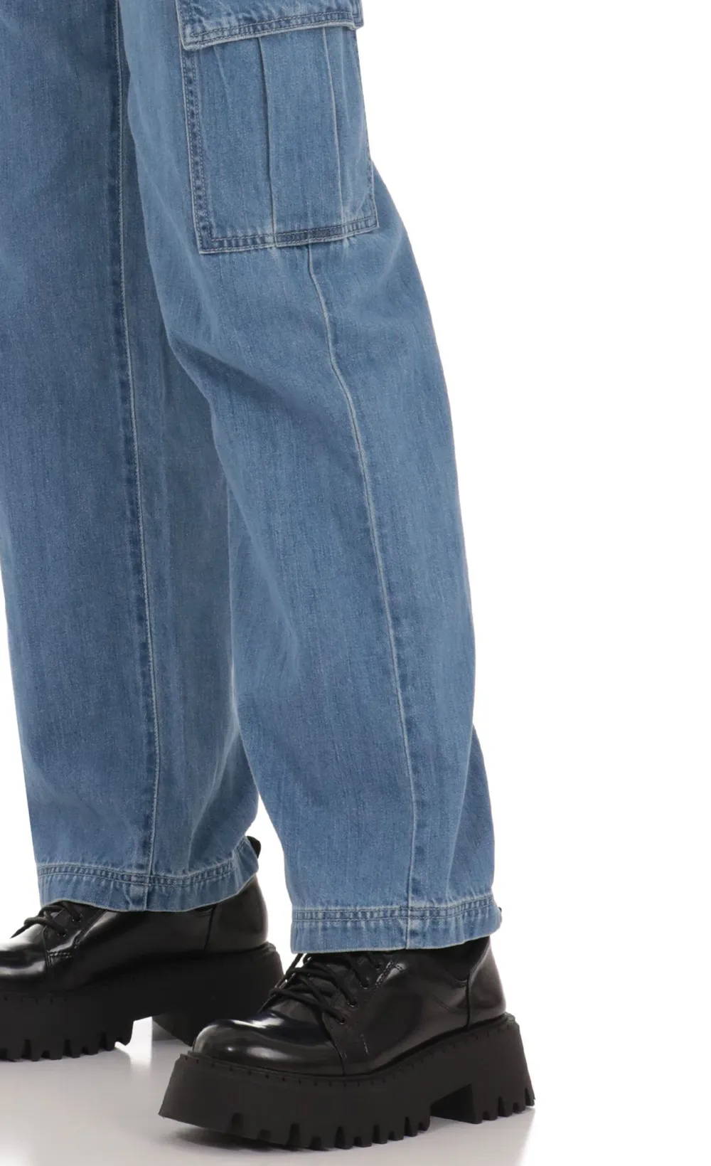 Wide Leg Cargo Jeans in Light Denim