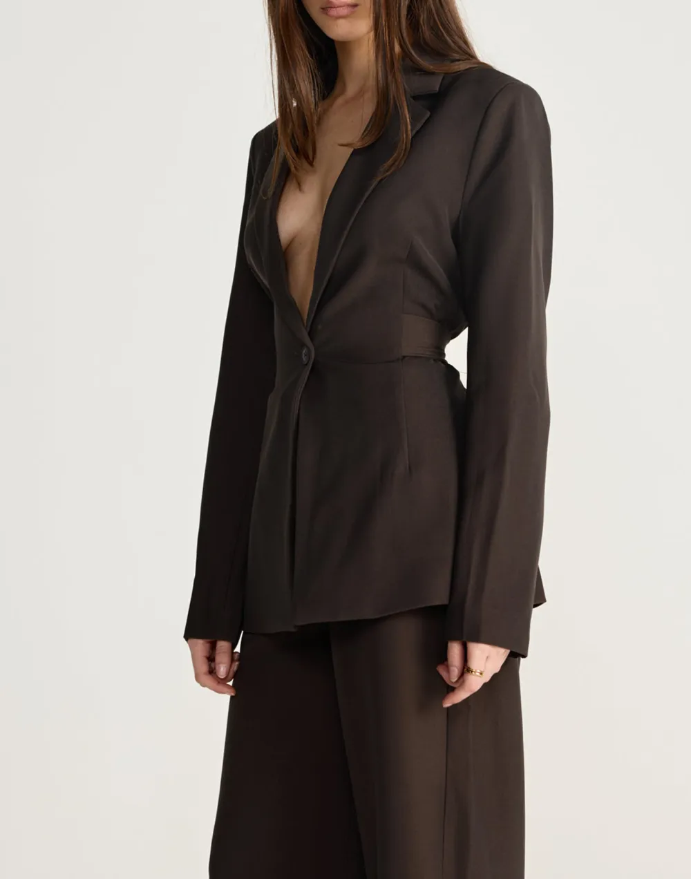 Crisp And Stylish Waisted V-Neck Suit Jacket