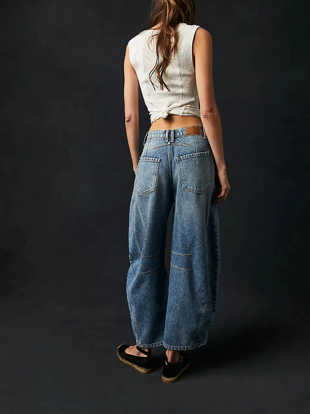 Mid Rise Barrel Jeans