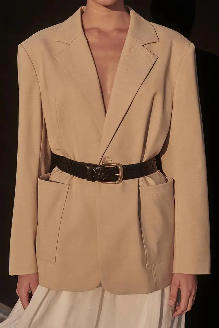 NATURAL PATCH POCKET BLAZER