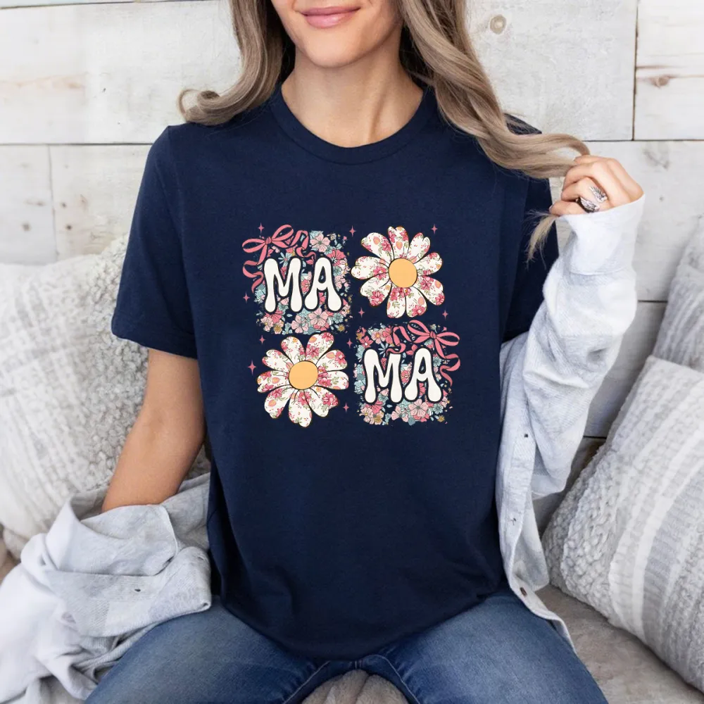 Mama, Casual T-Shirt With Daisy Flower Pattern With Pink And White Details.